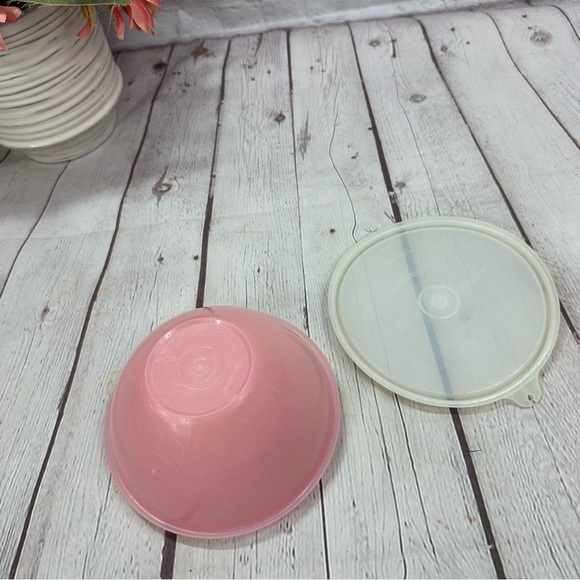 vintage Tupperware Light Pink wonderlier 5.5" Bowl with seal "B" - Picture 4 of 11
